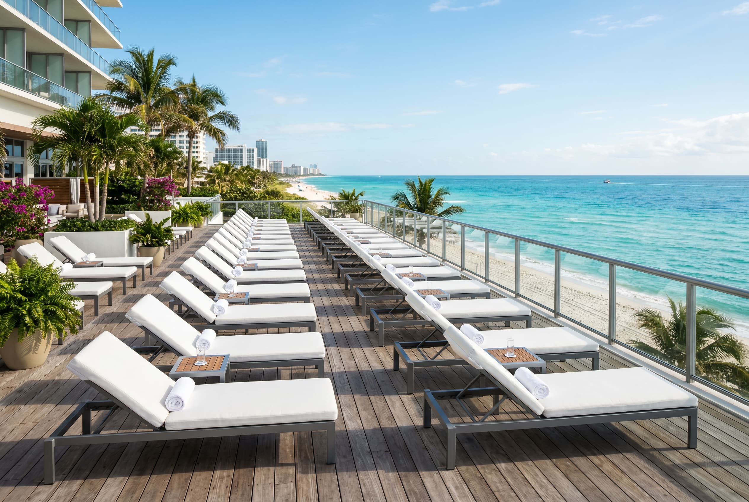 Beachfront lounge furniture in Biloxi showing powder-coated aluminum frames with solution-dyed acrylic upholstery suited to Gulf humidity