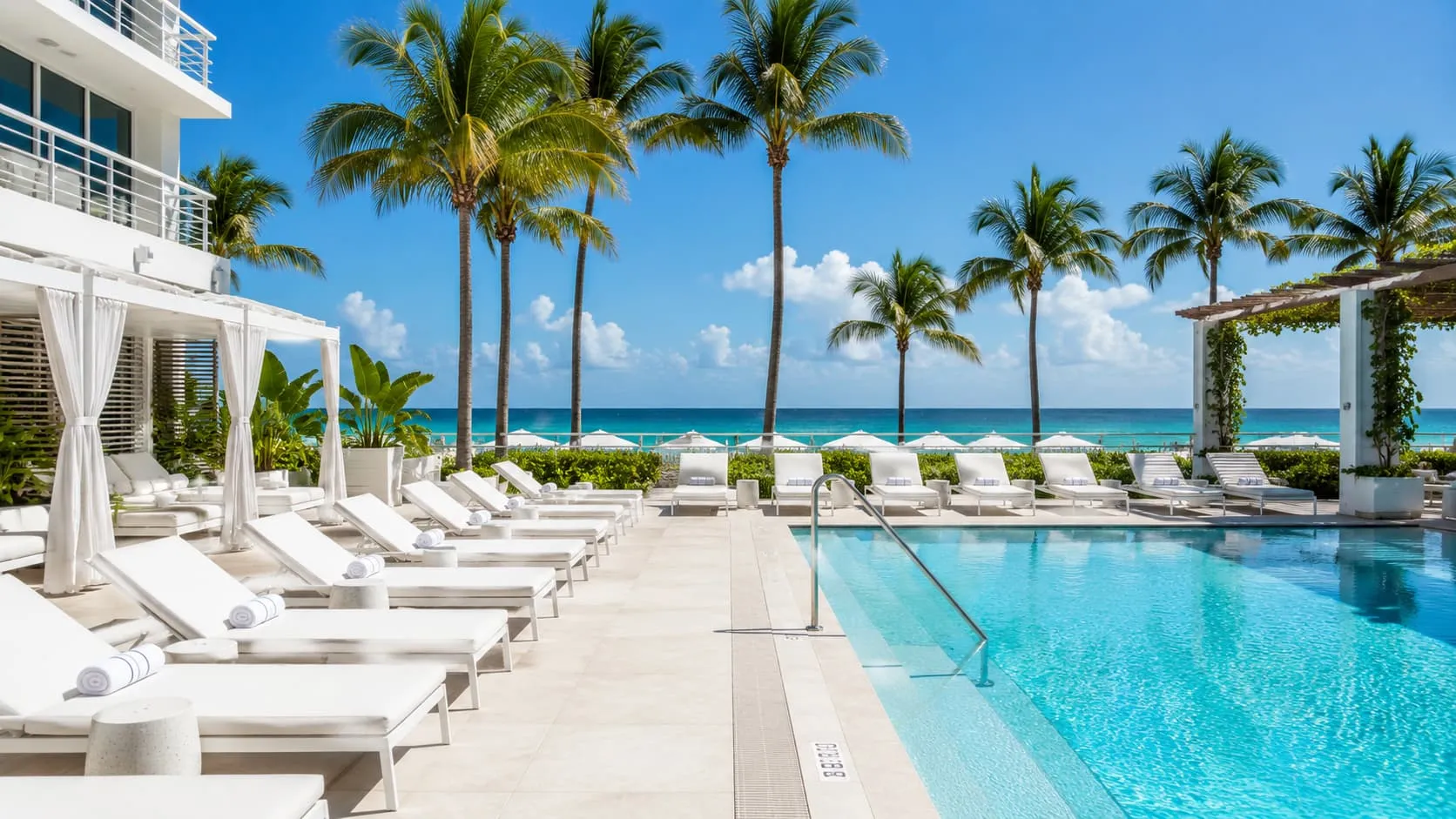 Commercial furniture supplier in Miami, FL